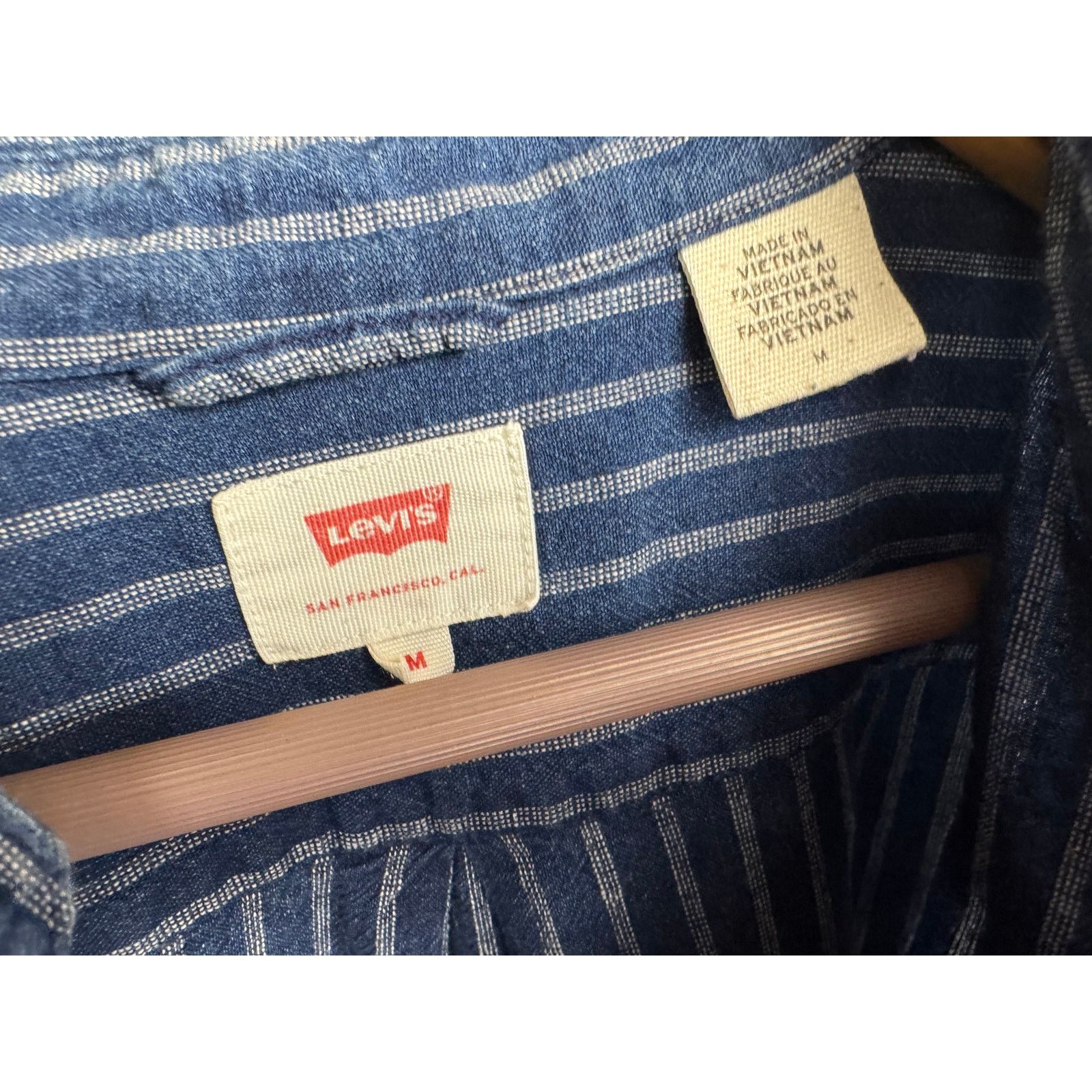 Levi's Levi’s Blue Striped Button-Up Shirt – Men’s Medium Size US M / EU 48-50 / 2 - 3 Thumbnail