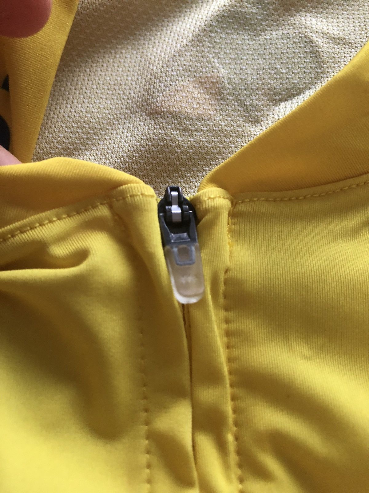 Vintage TOUR DE FRANCE 2018 YELLOW JERSEY LE COQ SPORTIF Size US L / EU 52-54 / 3 - 4 Thumbnail