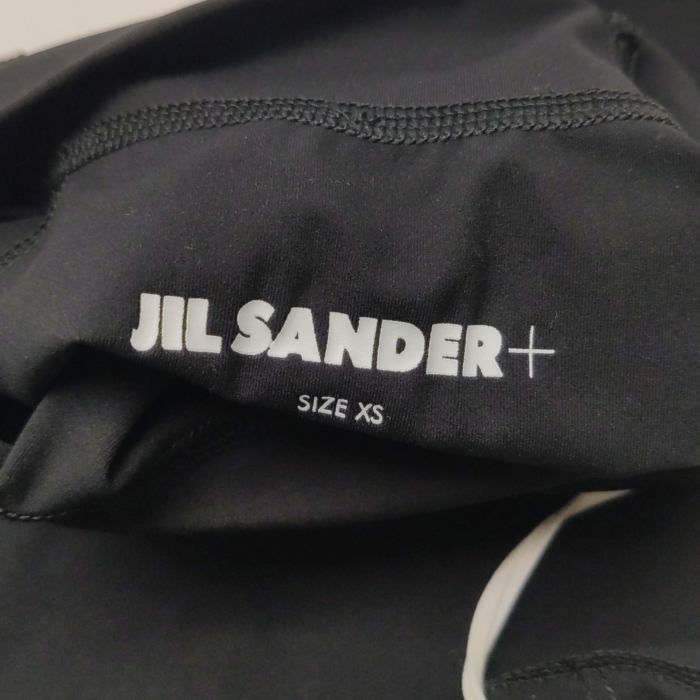 Jil Sander JIL SANDER JIL SANDER Solid Color Letter Logo Top Size XS Size US XS / EU 42 / 0 - 5 Thumbnail