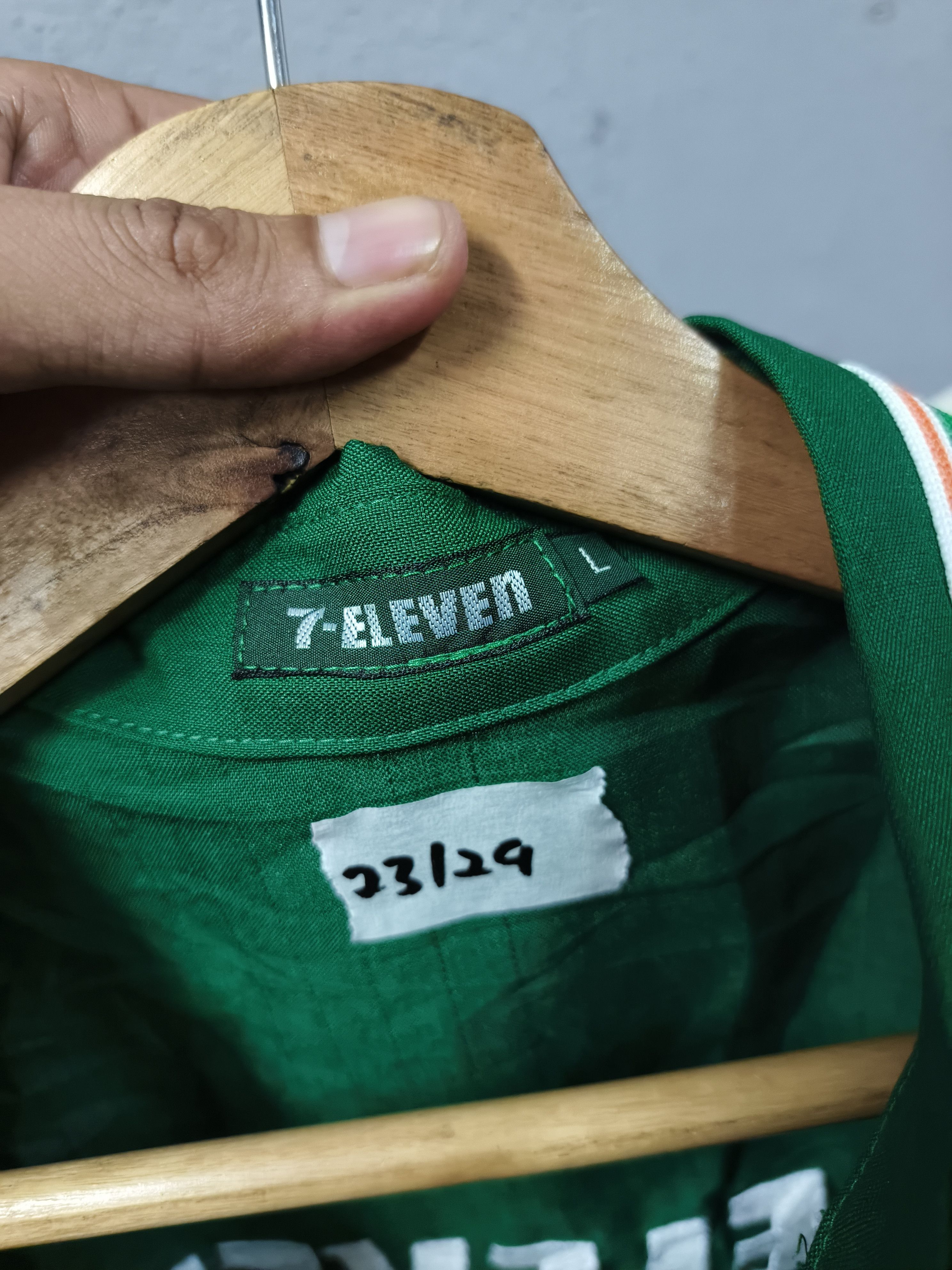 Japanese Brand 7 eleven workers uniform shirt jacket Size US L / EU 52-54 / 3 - 8 Thumbnail