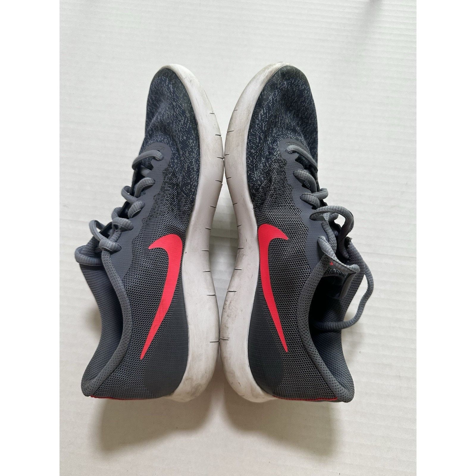 Nike Nike Flex Contact Running Shoe Grey/Red SZ7Y Sneakers Sporty Size US 7 / EU 40 - 4 Thumbnail