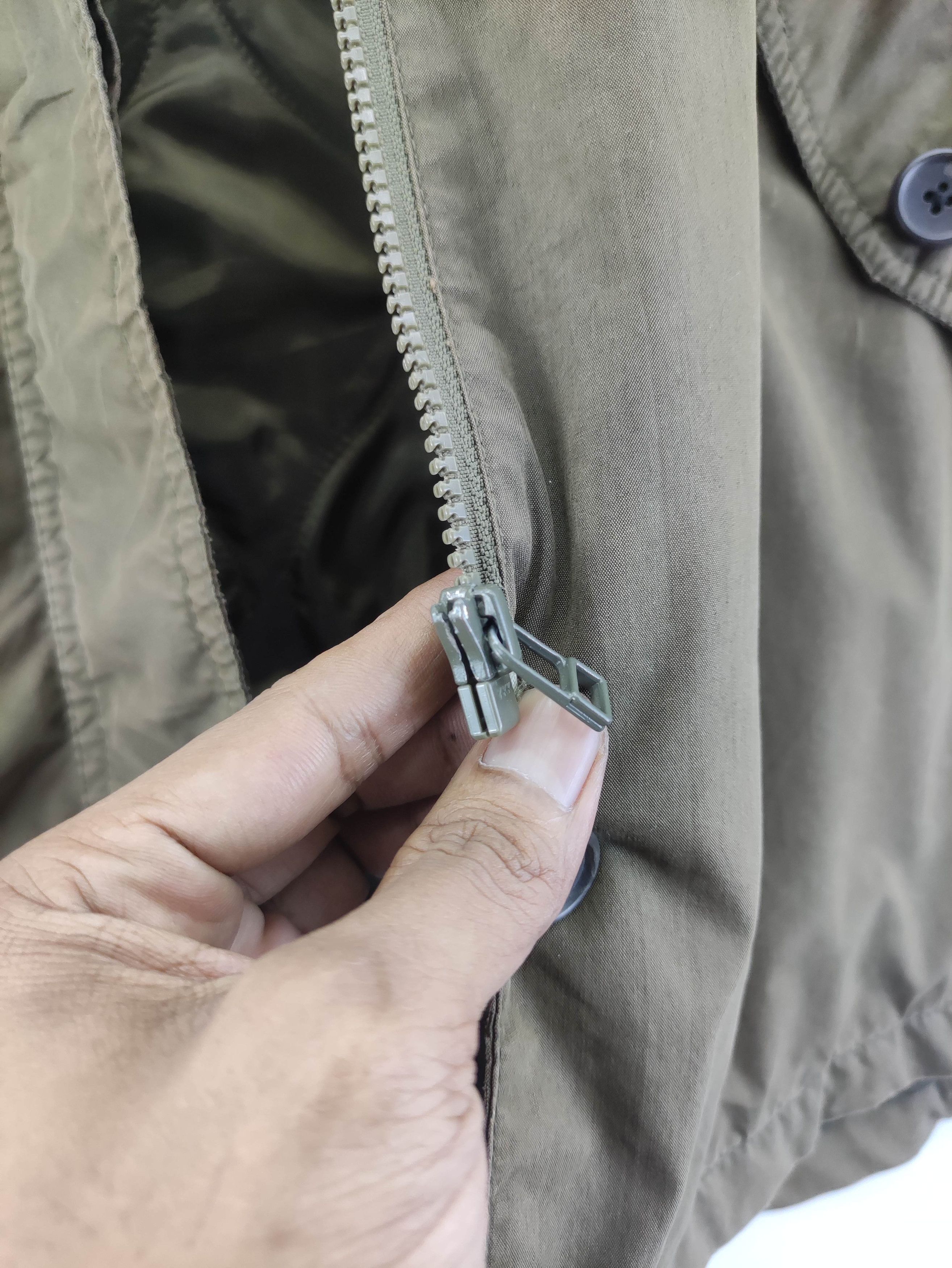 Uniqlo Vintage Uniqlo Garment Military Parka Hoodie Jacket Zipper Size US L / EU 52-54 / 3 - 6 Thumbnail