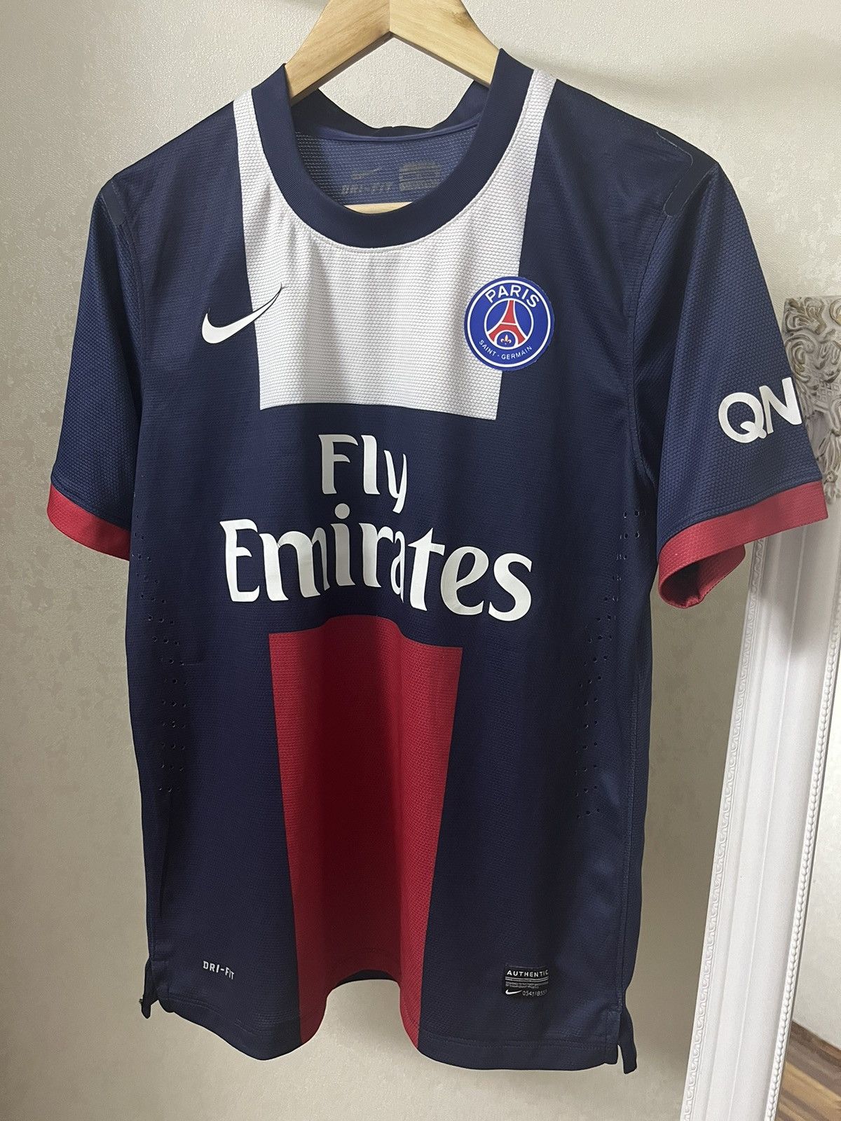 Vintage Paris Saint Germain 13/14 Vintage #22 Lavezzi Soccer Jersey Size US S / EU 44-46 / 1 - 1 Thumbnail