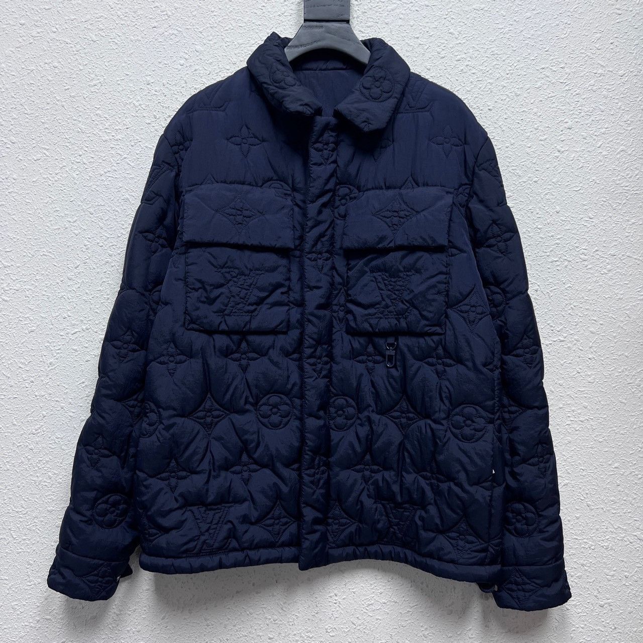 Louis Vuitton LOUIS VUITTON LV 24SS Embossed presbyopic cotton-padded jac Size US M / EU 48-50 / 2 - 1 Thumbnail