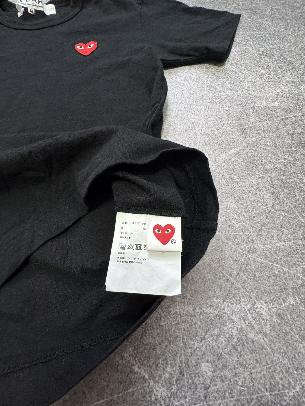 Comme des Garcons PLAY Comme Des Garçon PLAY Tee Made In Japan Size US M / EU 48-50 / 2 - 3 Thumbnail