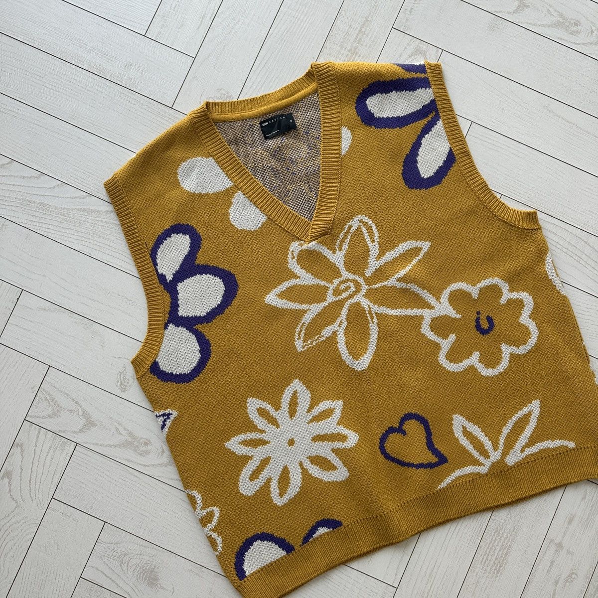 Asos Asos retro knit Floral print vest y2k flowers vintage style Size US M / EU 48-50 / 2 - 7 Thumbnail