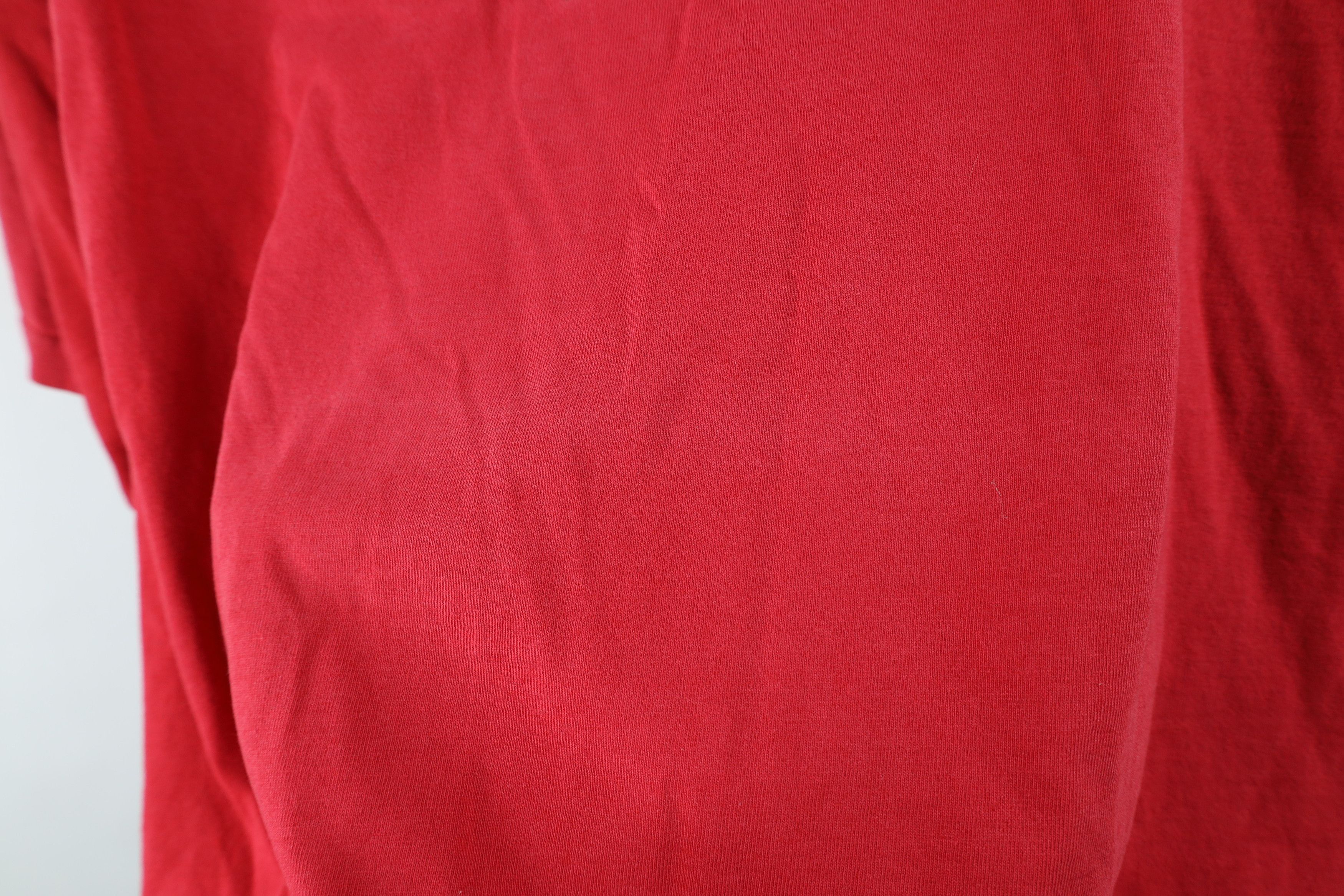 Vintage Vintage 90s Spell Out University of Wisconsin T-Shirt Red Size US XXL / EU 58 / 5 - 8 Thumbnail