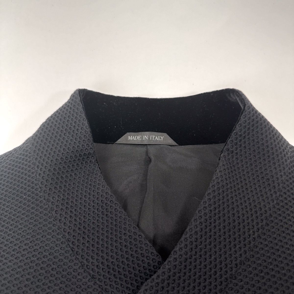 Giorgio Armani GIORGIO ARMANI LONG SLEEVE BLAZER WITH BUTTON FASTENING Size US M / EU 48-50 / 2 - 4 Thumbnail