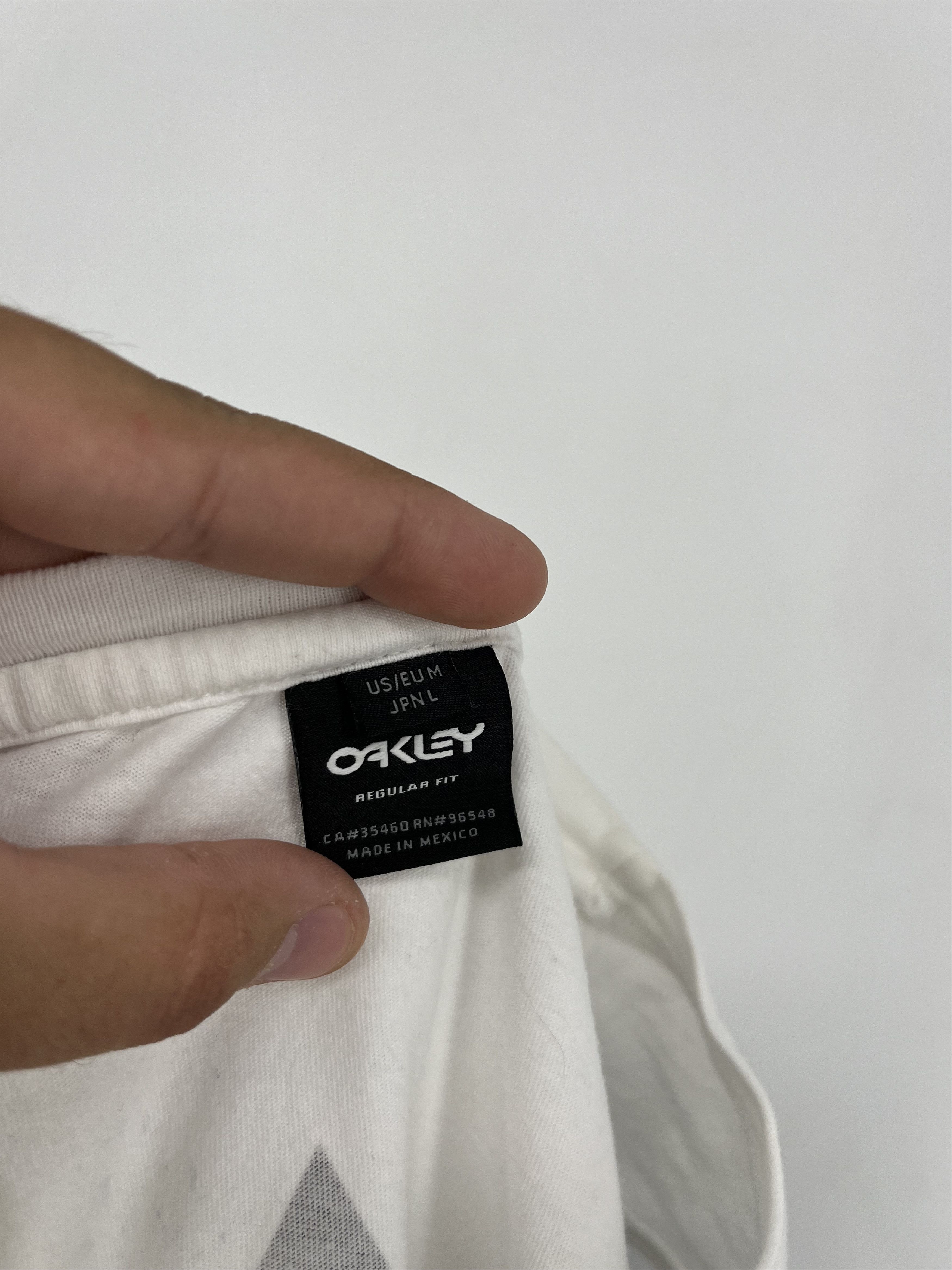 Oakley × Vintage Oakley Vintage T Shirt Big Reflective Center Logo Size Size US M / EU 48-50 / 2 - 10 Thumbnail