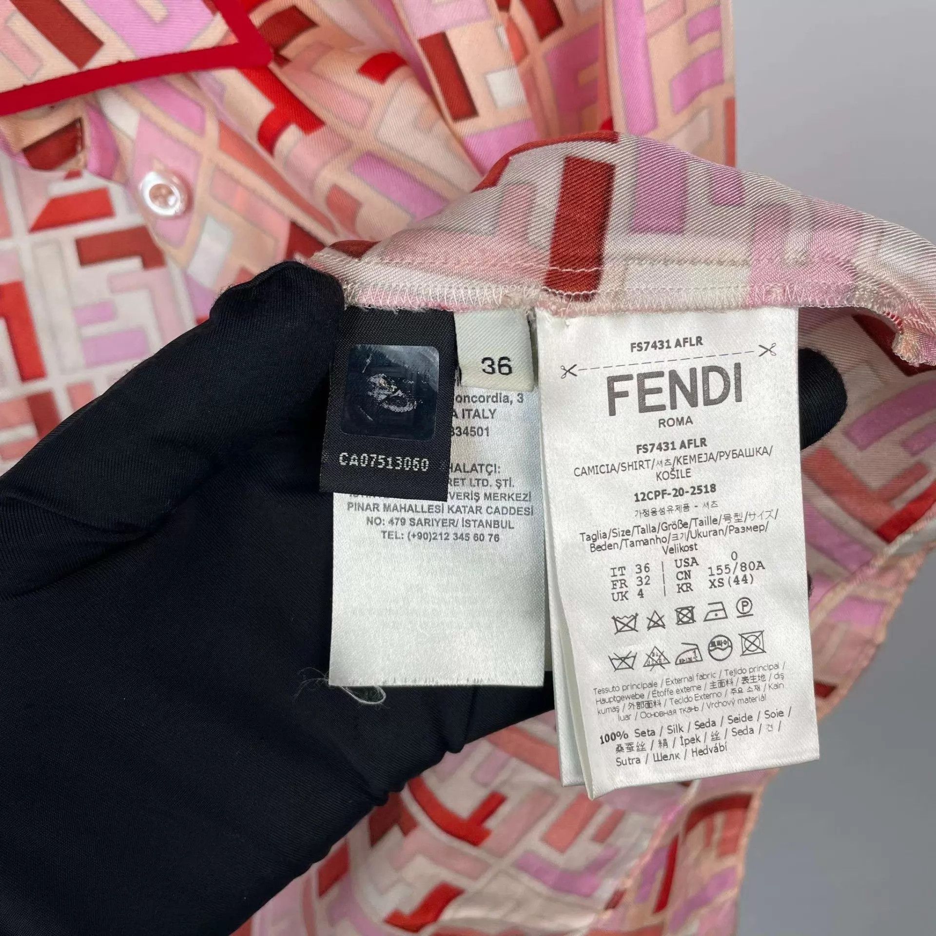 Fendi FENDI Pink Button-Down Shirt 36 Size XS / US 0-2 / IT 36-38 - 4 Thumbnail