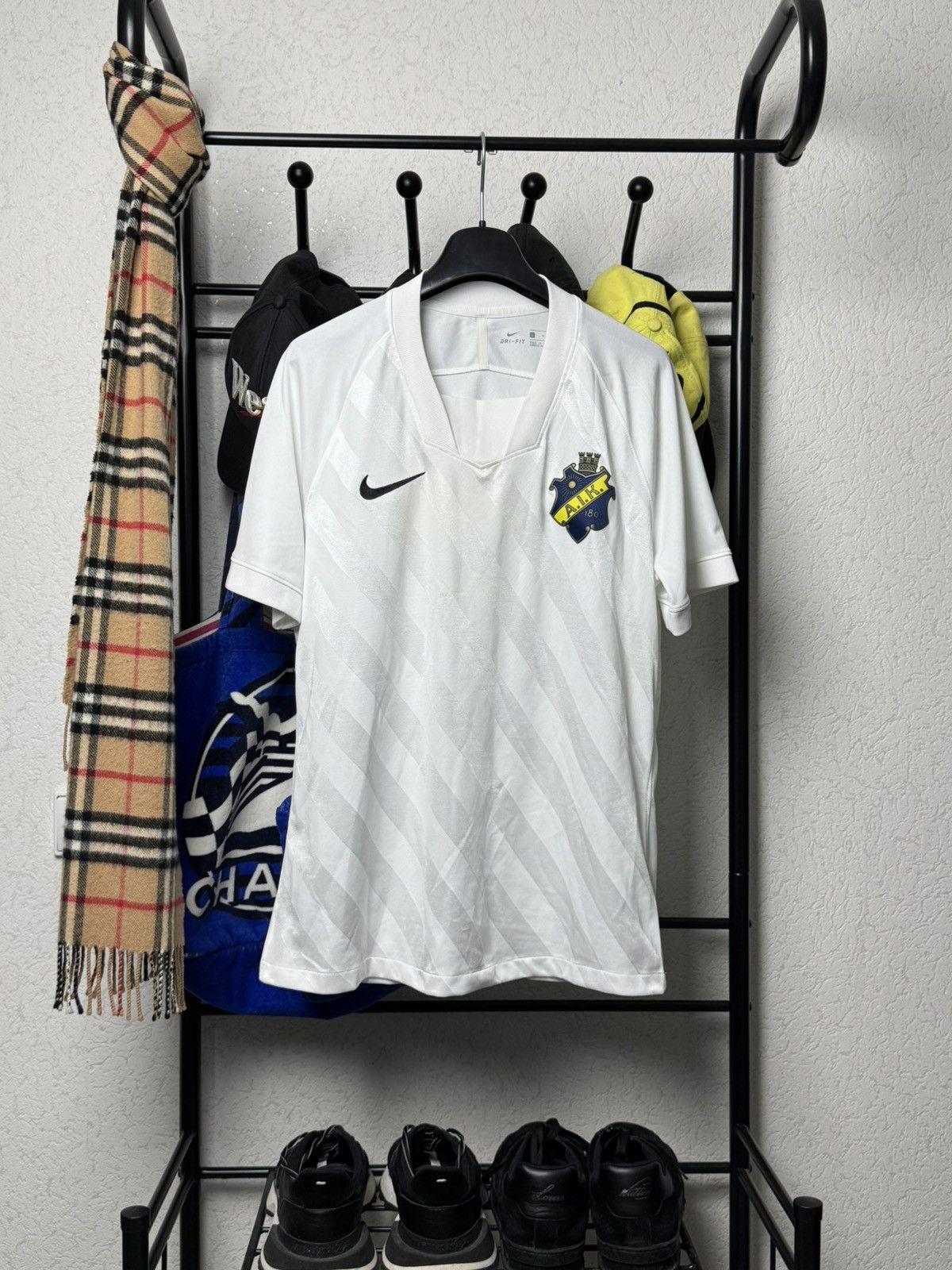 Nike Nike x AIK Stockholm Warm Up Shirt 2020/21 Size US L / EU 52-54 / 3 - 1 Thumbnail