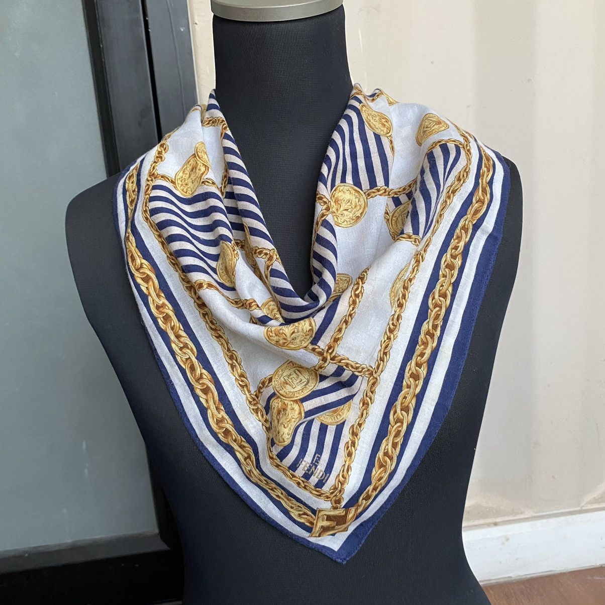 Designer Fendi Vintage Handkerchief Luxury Coins Size ONE SIZE - 6 Thumbnail