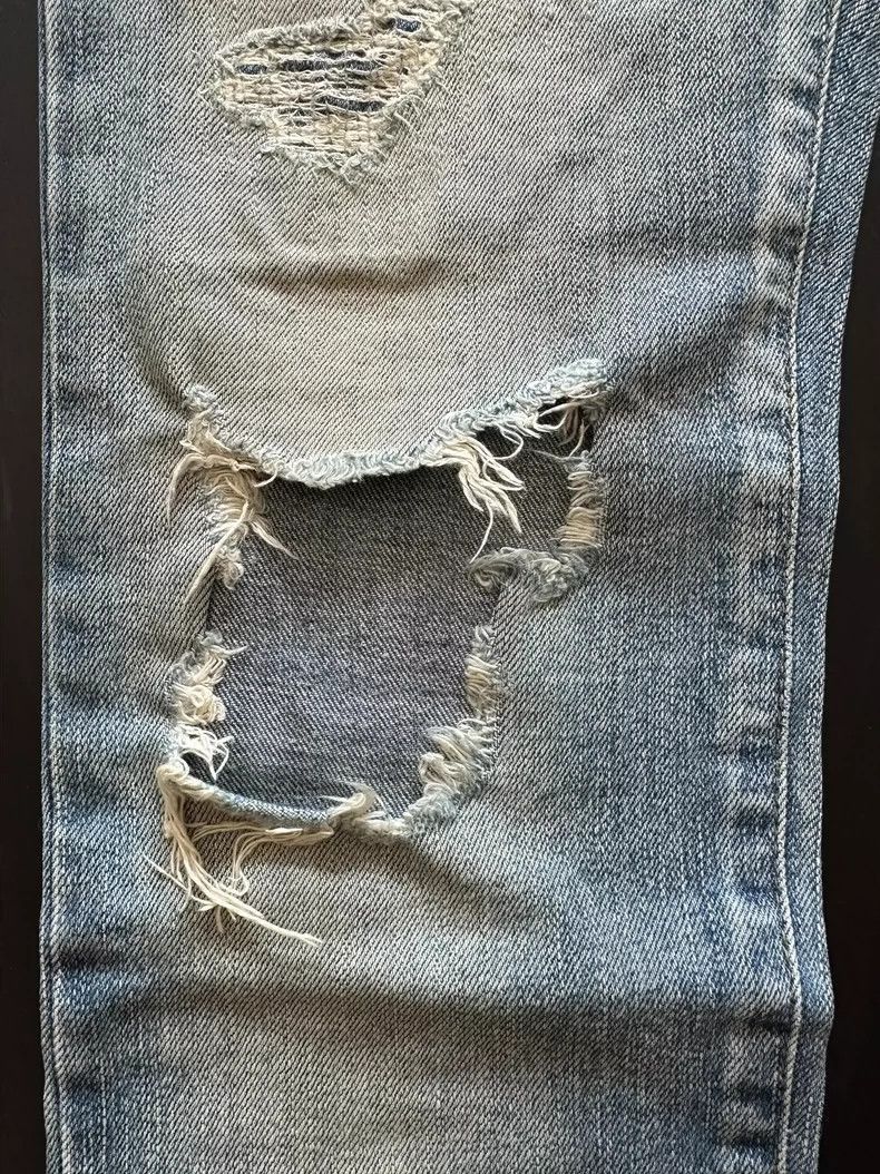 Saint Laurent Paris Saint Laurent Paris Distressed Skinny Jeans in Light Wash- Size US 29 - 6 Thumbnail