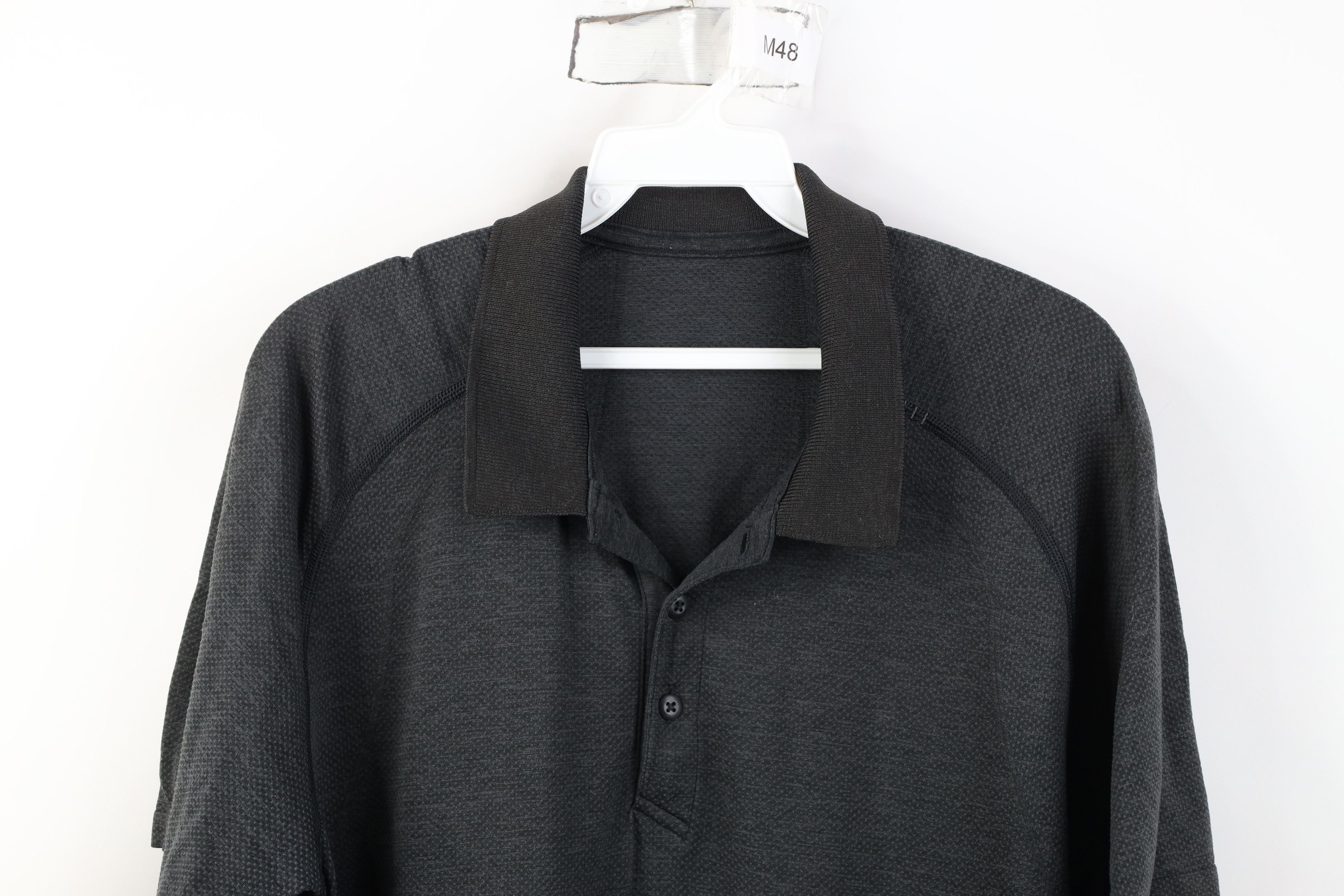 Lululemon Lululemon Vent Tech Knit Collared Golf Polo Shirt Black Size US L / EU 52-54 / 3 - 2 Thumbnail