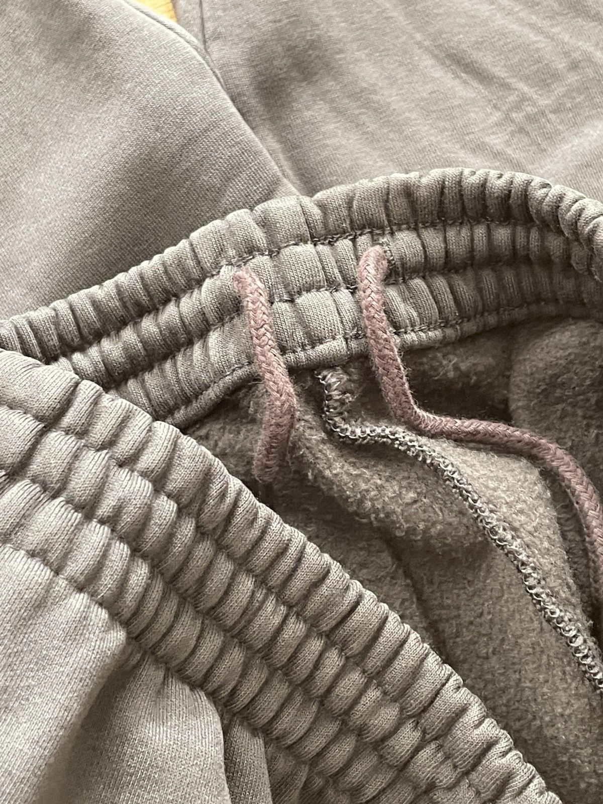 Balenciaga × Gap × Kanye West Yeezy Gap Balenciaga Cuffed Sweatpants Size US 30 / EU 46 - 7 Thumbnail