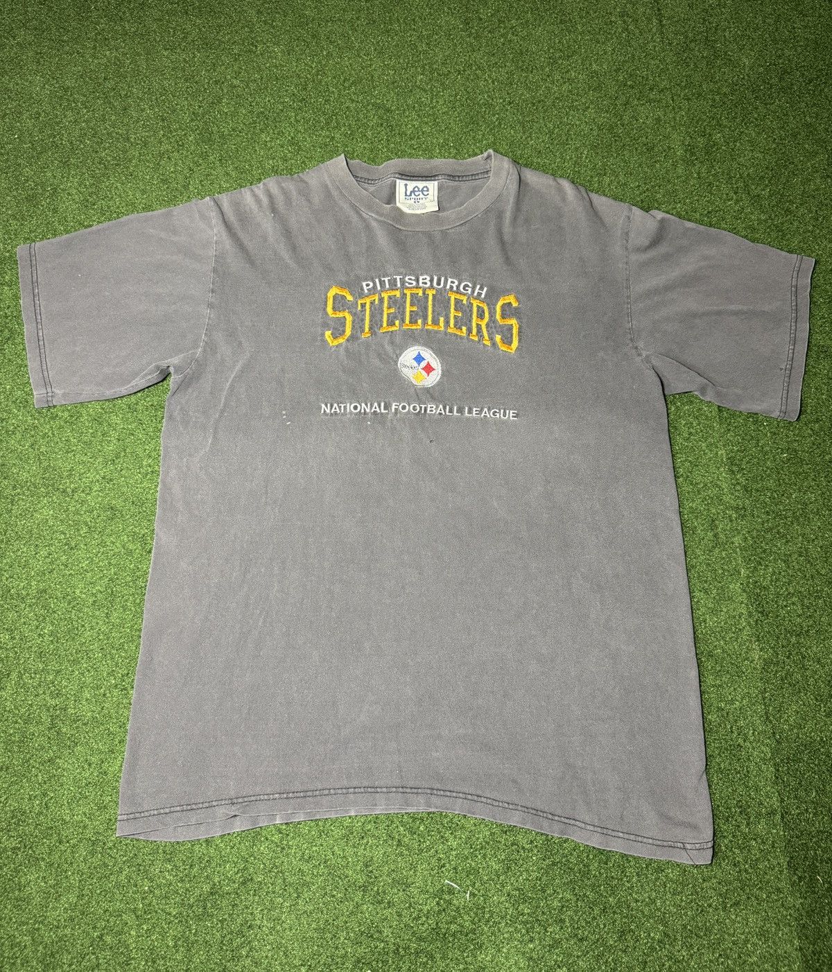 NFL × Starter × Vintage Vintage 90s Pittsburgh Steelers FADED Retro Grunge T Shirt Size US L / EU 52-54 / 3 - 1 Thumbnail