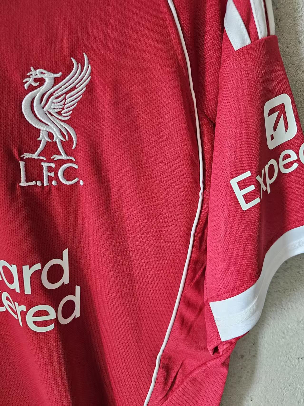 Other 2025 26 Liverpool #7 Florian Wirtz Jersey Size US S / EU 44-46 / 1 - 4 Thumbnail