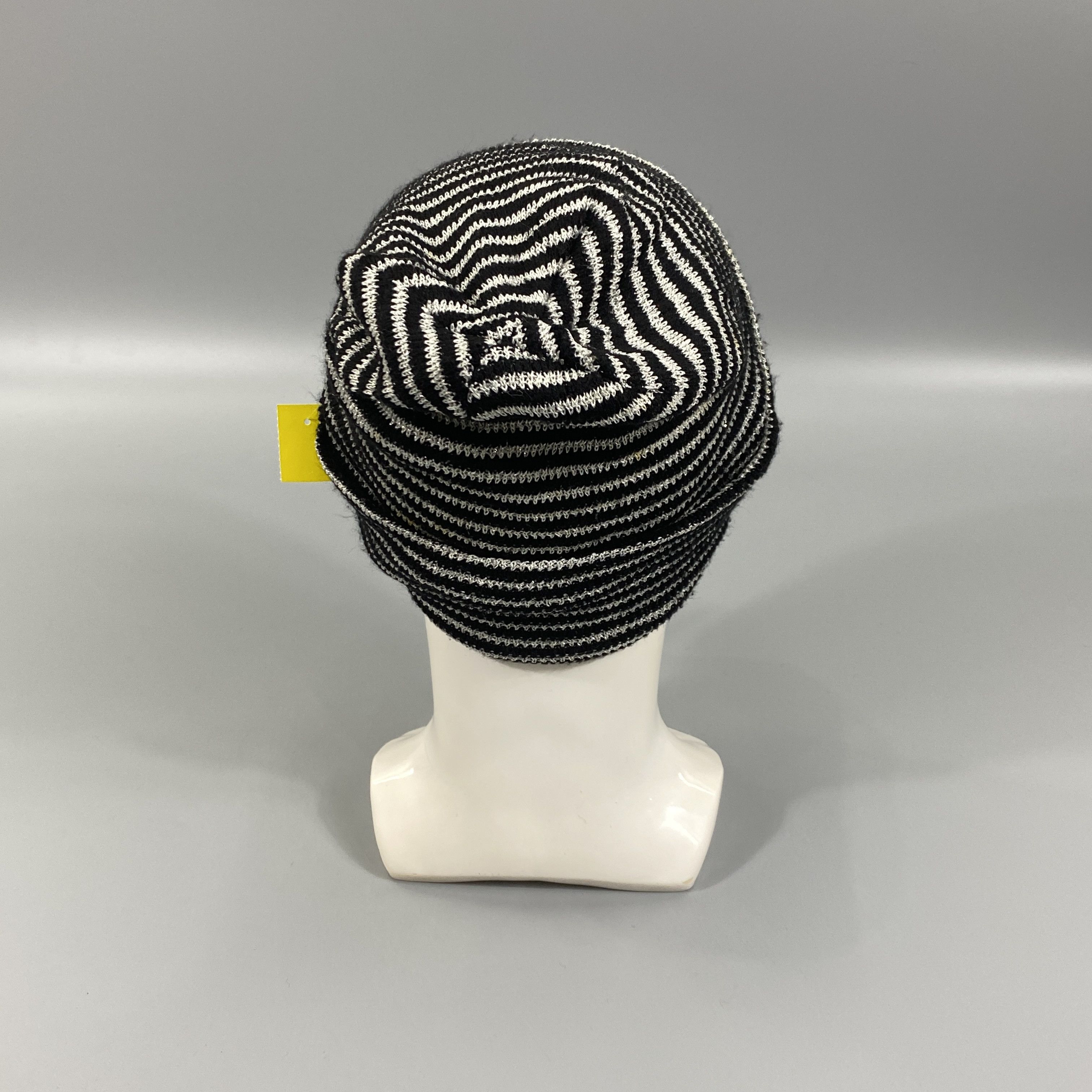 Japanese Brand Black And White Stripe Snow Cap Hat -BN867 Size ONE SIZE - 4 Thumbnail