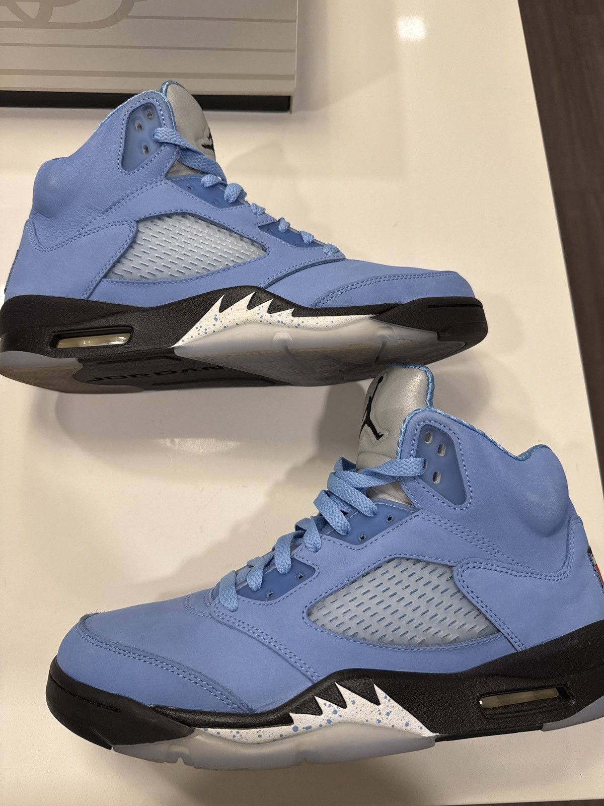 Nike Air Jordan Retro 5 University Blue Size US 10.5 / EU 43-44 - 2 Thumbnail