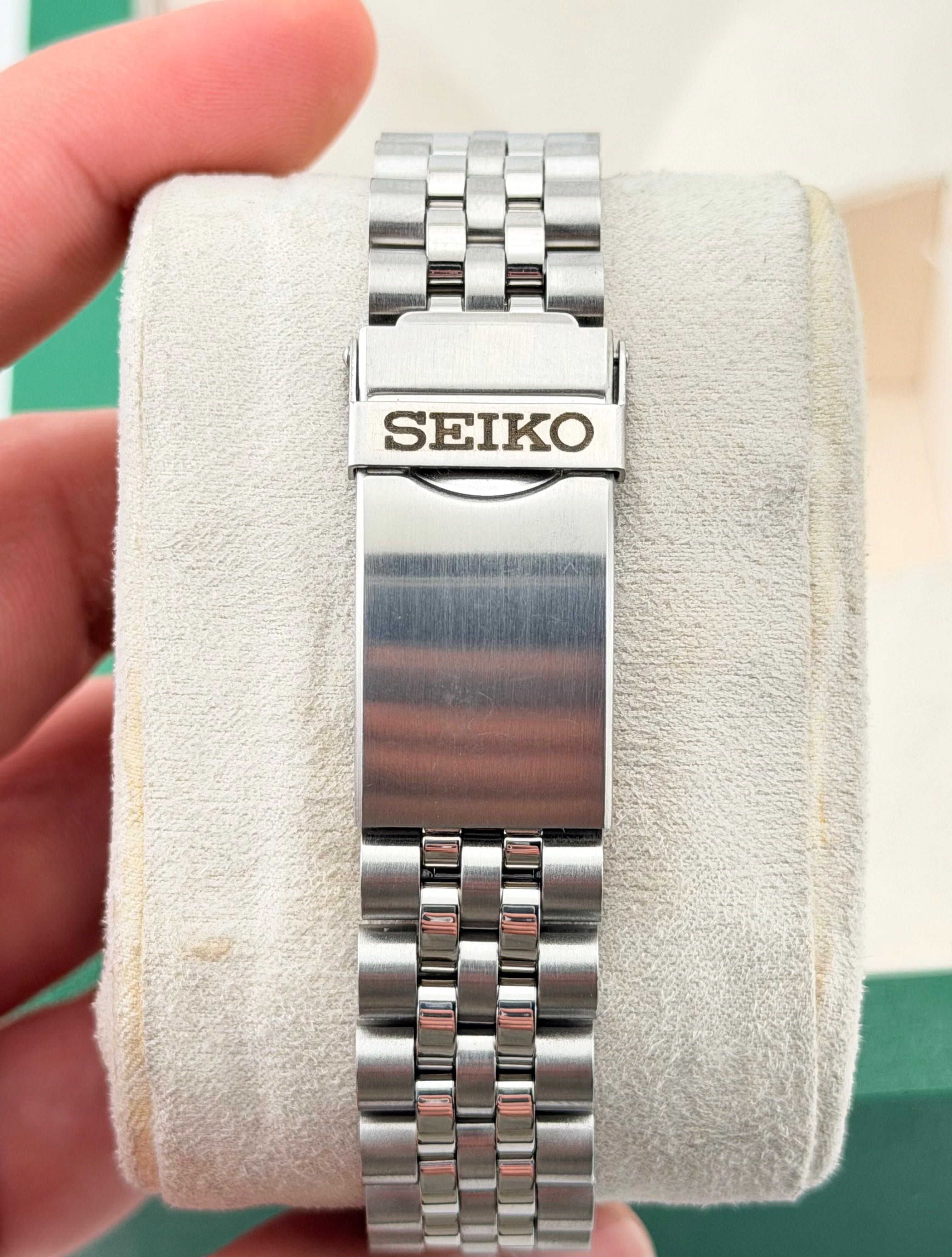 Seiko Vintage Men's Wrist Automatic Watch Size 36 - 7 Thumbnail