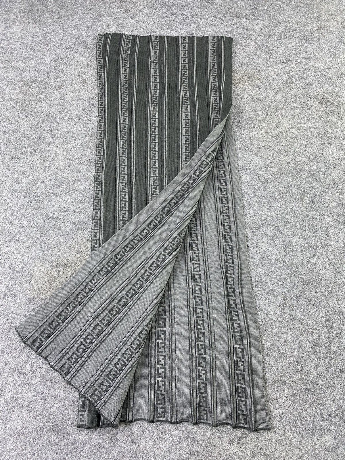 Fendi Fendi Scarf / Muffler / Neckwear - T1260 Size ONE SIZE - 4 Thumbnail