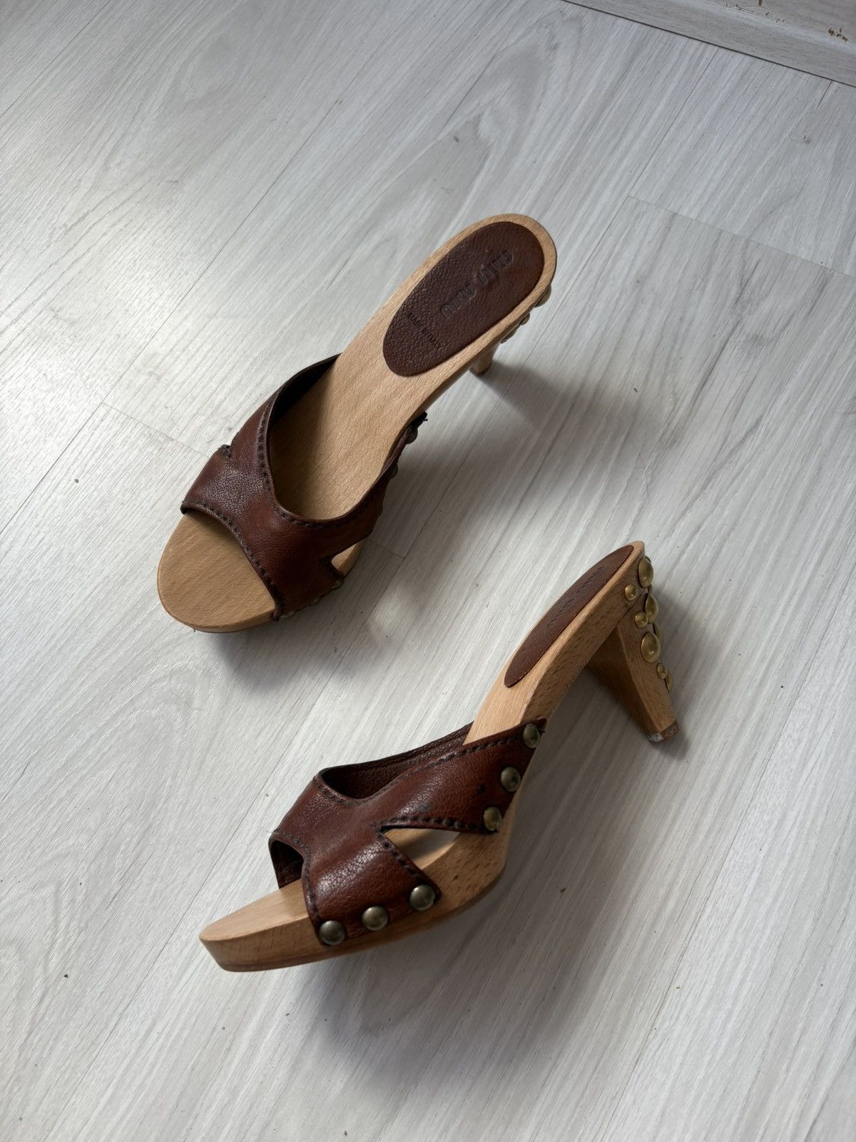 Miu Miu Miumiu clog mules Size US 7.5 / IT 37.5 - 7 Thumbnail