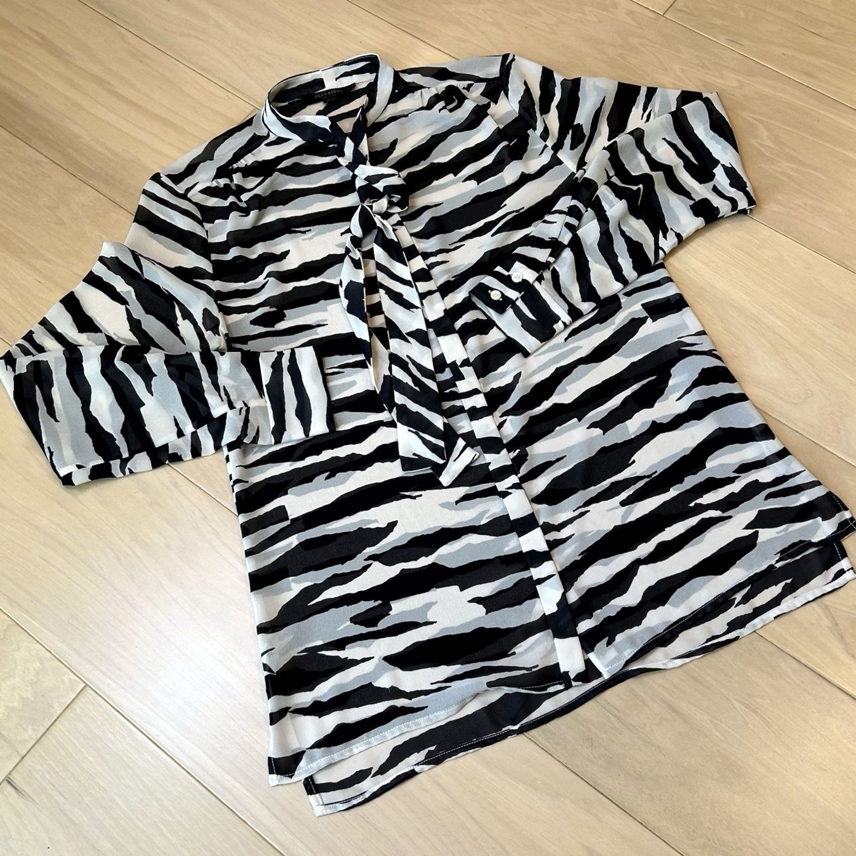 Allsaints VINTAGE AllSaints Toni Zephyr Button Up Shirt Long Sleeve Women's M Black / White Zebra Designer City Workwear Blouse Girls/Boys? Size M / US 6-8 / IT 42-44 - 2 Thumbnail