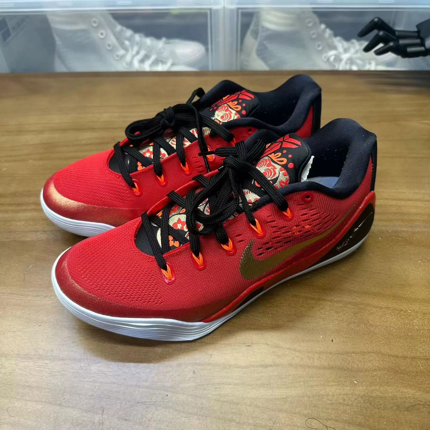 Nike Nike Kobe 9 Low Univ Red 42 Original Box Worn Once Size US 9 / EU 42 - 1 Thumbnail