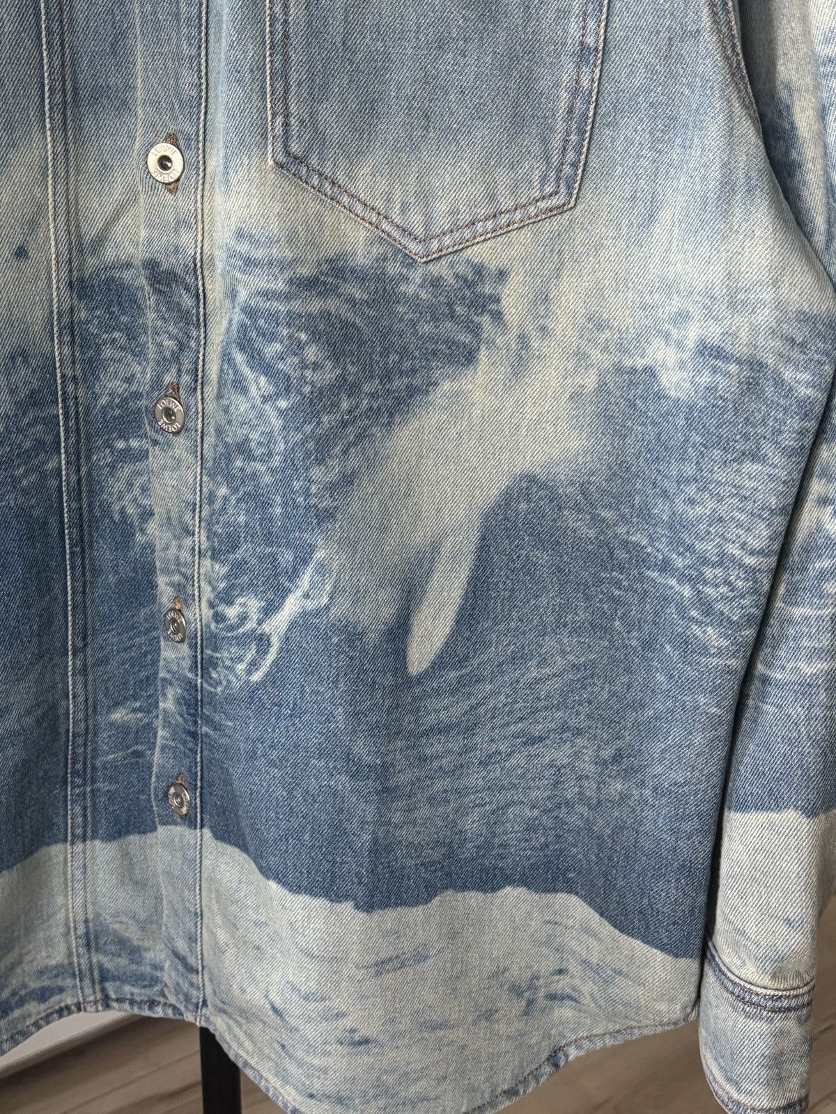 Loewe 🏄🏼‍♂️ LOEWE BLUE DENIM SURF WAVE SHIRT Size US XL / EU 56 / 4 - 5 Thumbnail