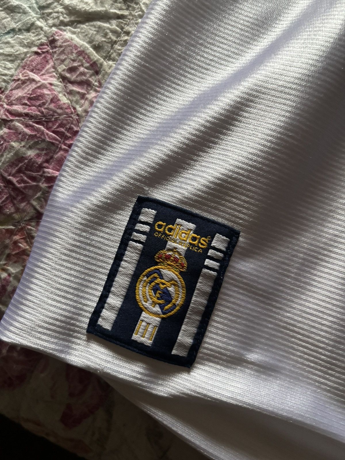 Adidas Adidas Real Madrid 90s 2025 remake Size US L / EU 52-54 / 3 - 5 Thumbnail