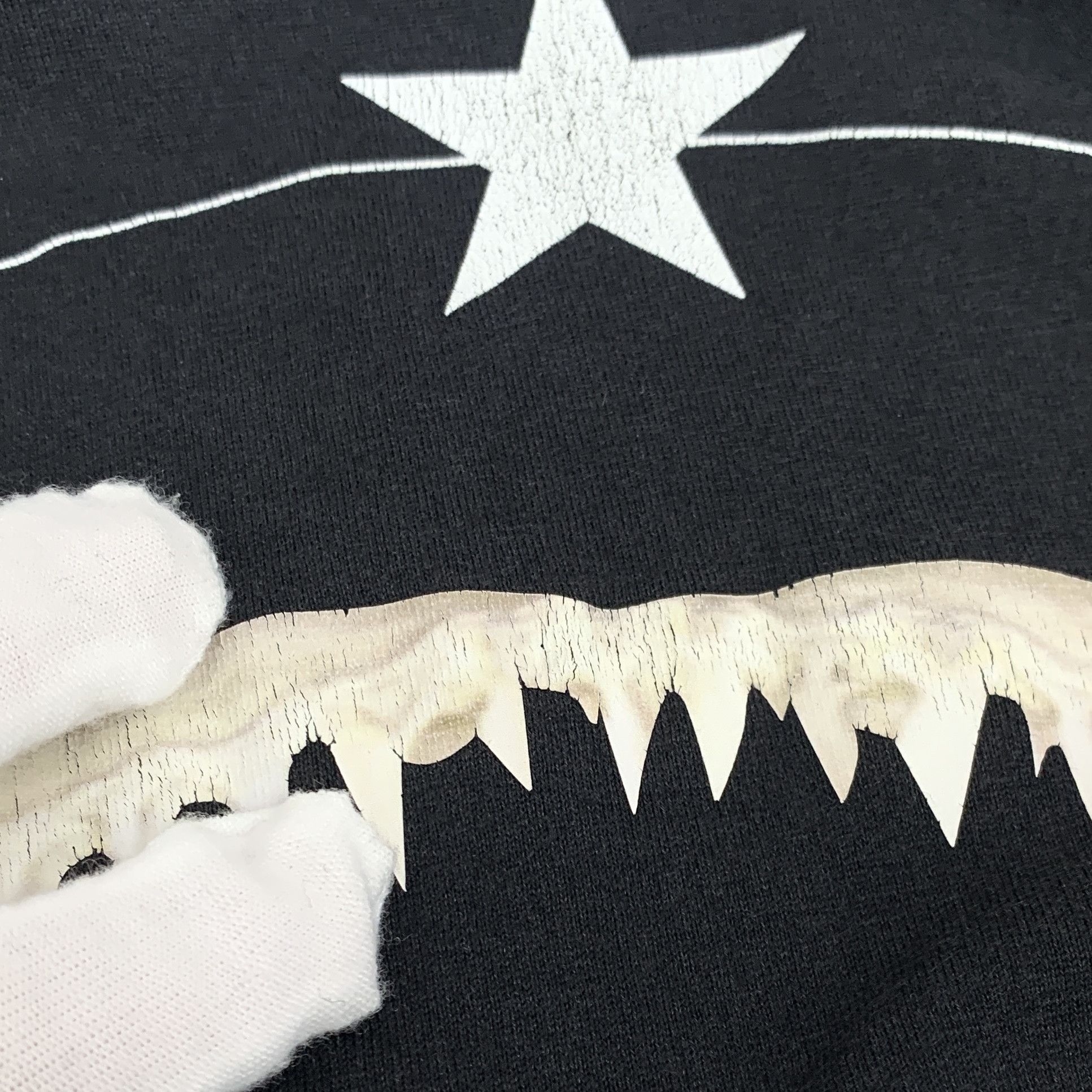 Givenchy Givenchy Black Shark Tooth Print Tee (M) Size US M / EU 48-50 / 2 - 3 Thumbnail