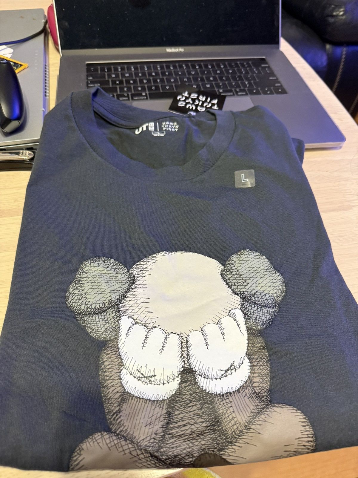 Kaws × Uniqlo KAWS X UNIQLO TOKYO FIRST SIZE ASIAN L Size US L / EU 52-54 / 3 - 3 Thumbnail
