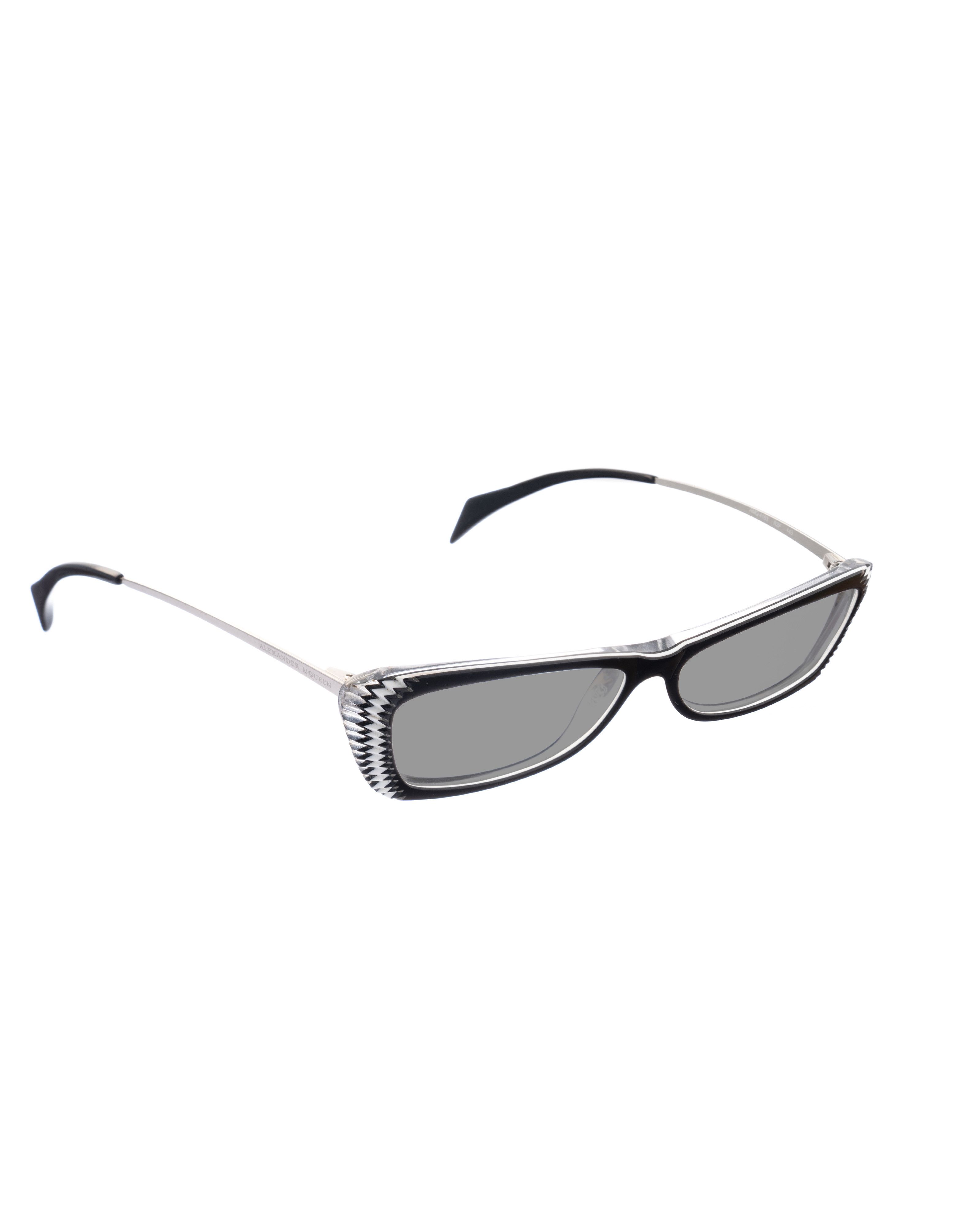 Alexander McQueen Alexander McQueen '90s Black & White Cat-Eye Sunglasses Size ONE SIZE - 3 Thumbnail