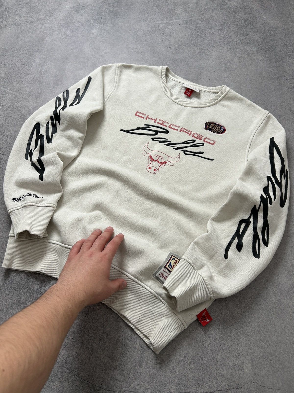 Mitchell & Ness Mitchell&Ness x Chicago Bulls big logo sweatshirt mens Size US S / EU 44-46 / 1 - 3 Thumbnail
