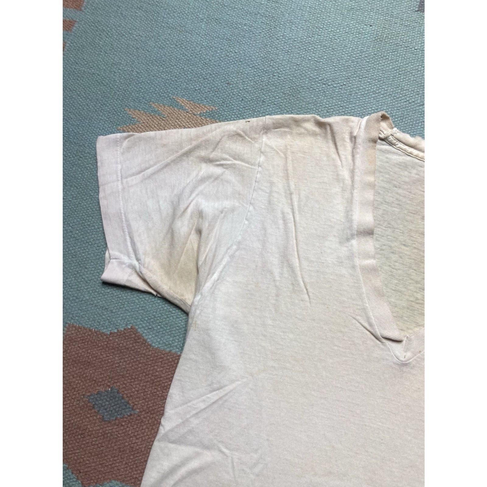 Vintage VINTAGE 70s 80s White T-Shirt V-Neck Cotton Grunge Medium M Mens Size US M / EU 48-50 / 2 - 7 Thumbnail