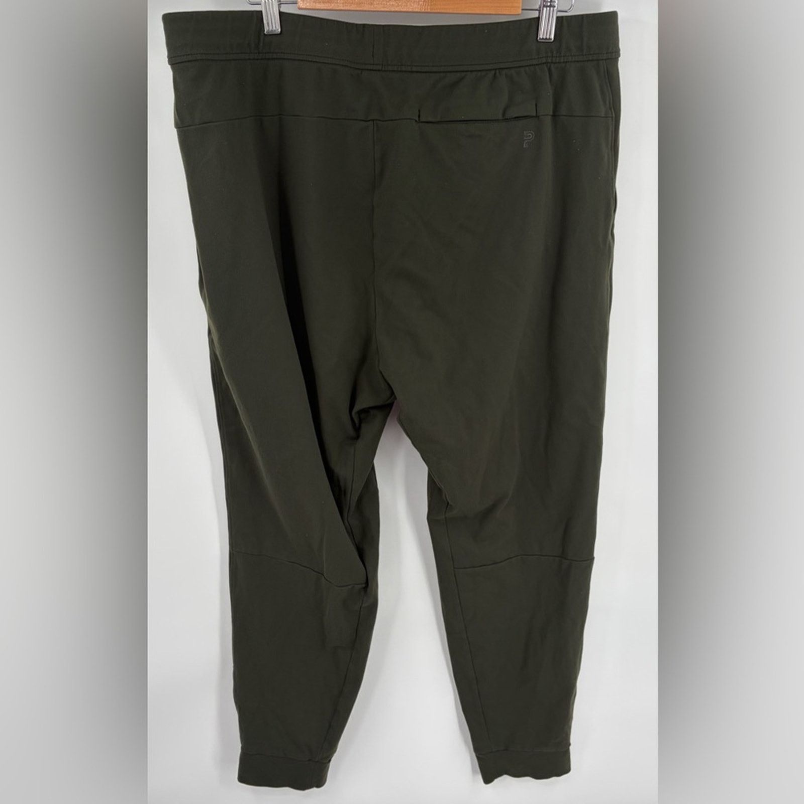 Public Rec Public Rec men game changer performance jogger dark olive 40 Size US 40 / EU 56 - 6 Thumbnail