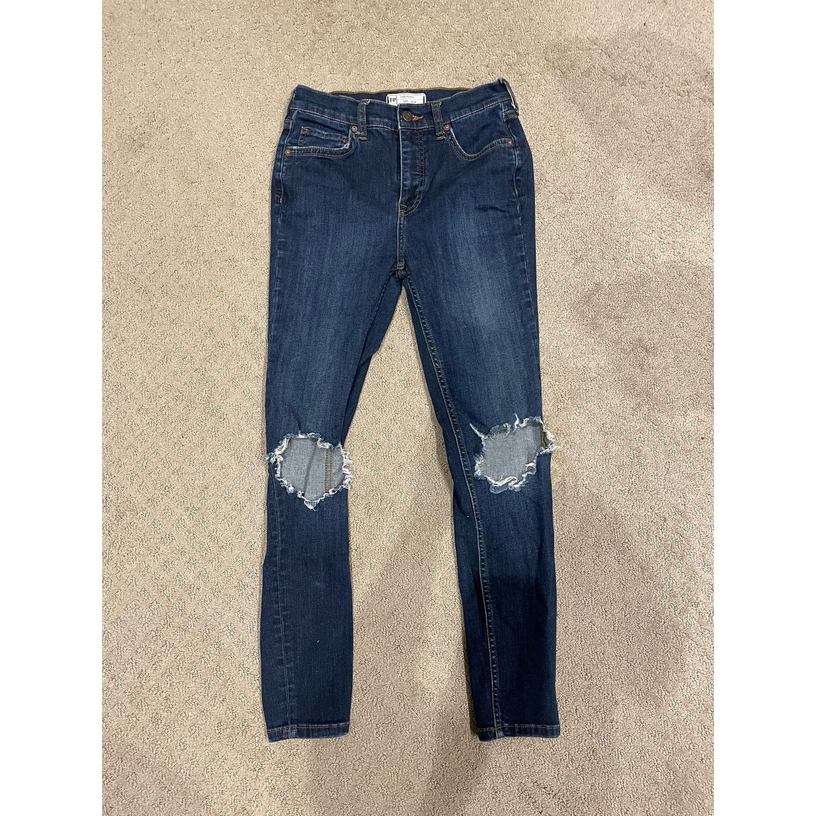 Free People Free People Distressed Skinny Jeans, size 28 Size 28" / US 6 / IT 42 - 6 Thumbnail