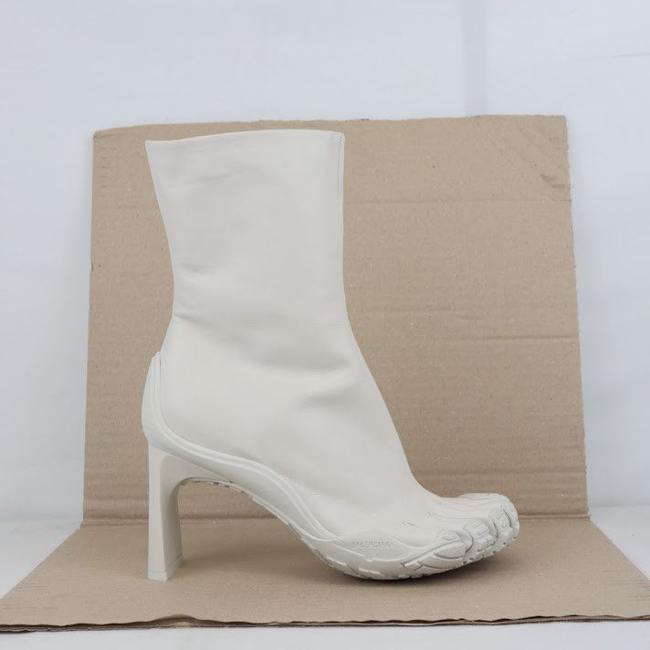 Balenciaga o1rshd1 Soft Leather Heeled Toe Boots in Chalky White Size US 8 / IT 38 - 7 Thumbnail