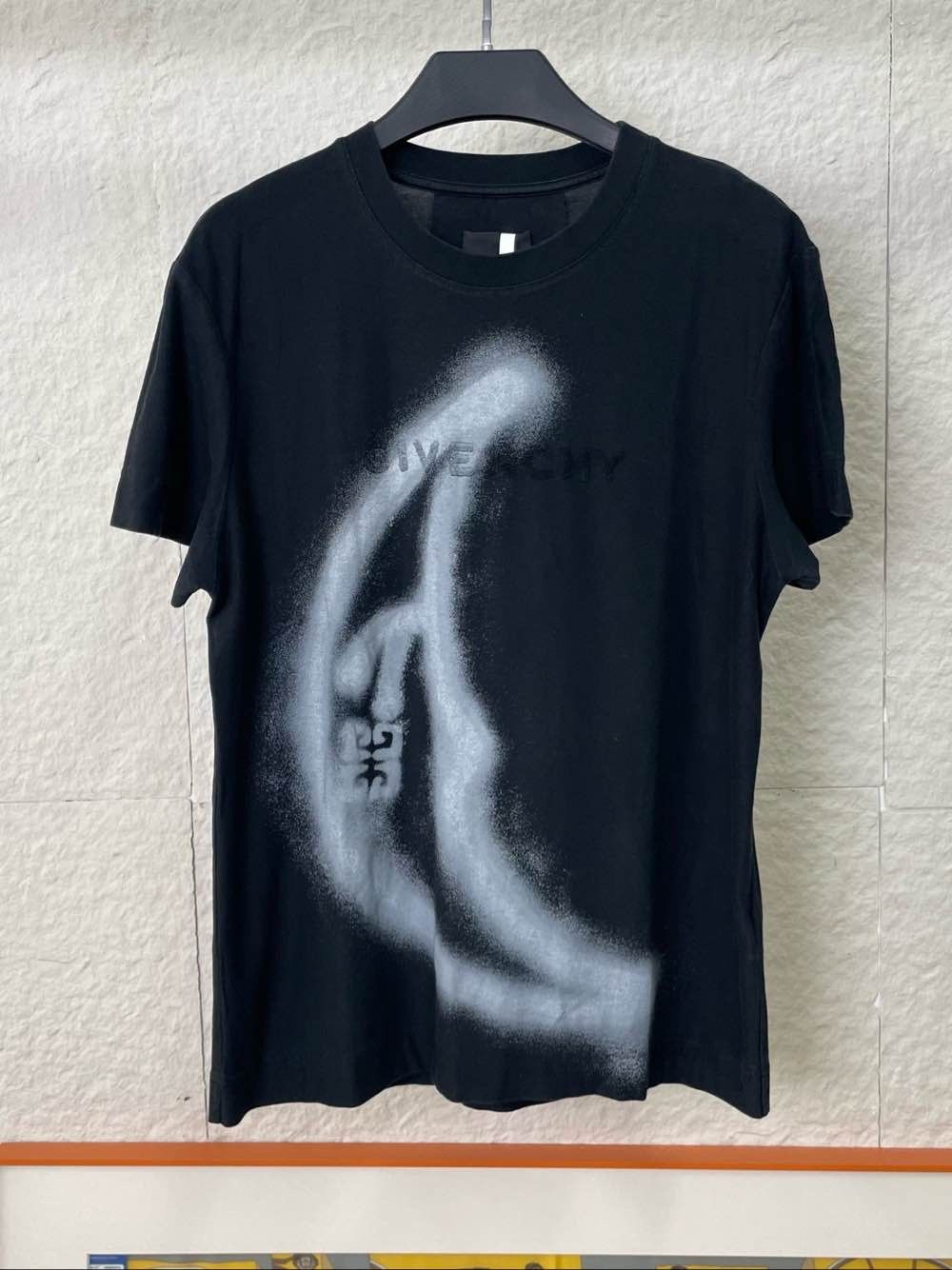 Givenchy Givenchy Graffiti Crescent T-Shirt Size US XXS Size US XXS / EU 40 - 1 Thumbnail