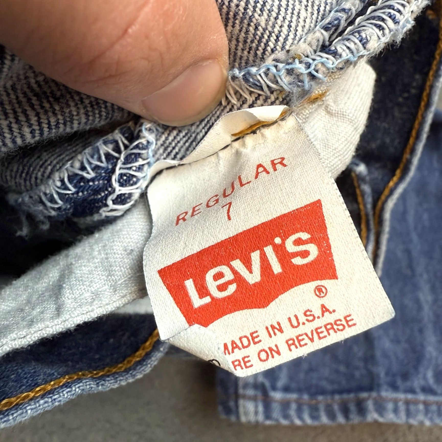 Levi's VINTAGE Levi's Jeans Womens 7 18x22 Blue Denim Straight Leg 31301-0115 Jeans Womens Blue 90s? Size 28" / US 6 / IT 42 - 6 Thumbnail