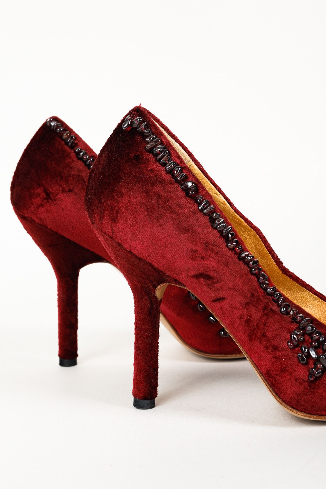Gucci Gucci by Tom Ford S/S 1999 Velvet Onyx Embellished Pumps Size US 7 / IT 37 - 8 Thumbnail