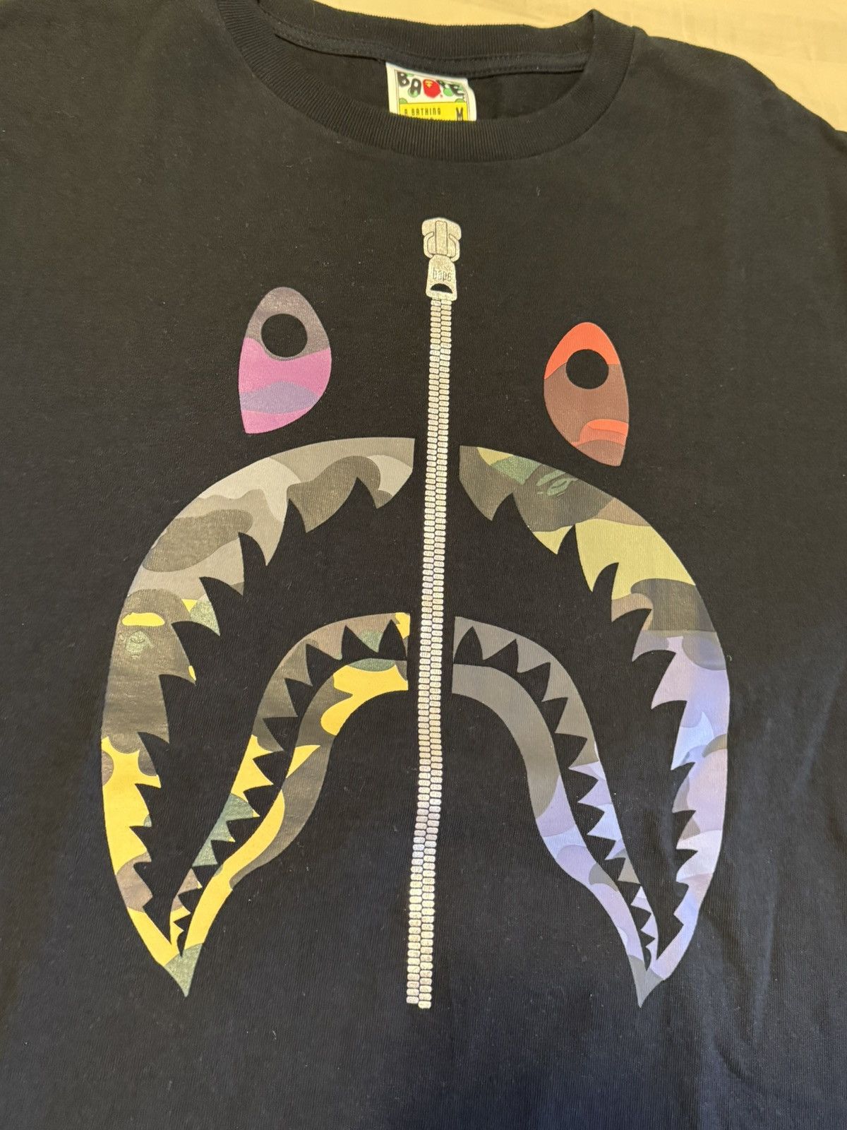 Bape Bape multicolor shark logo tee Size US M / EU 48-50 / 2 - 2 Thumbnail
