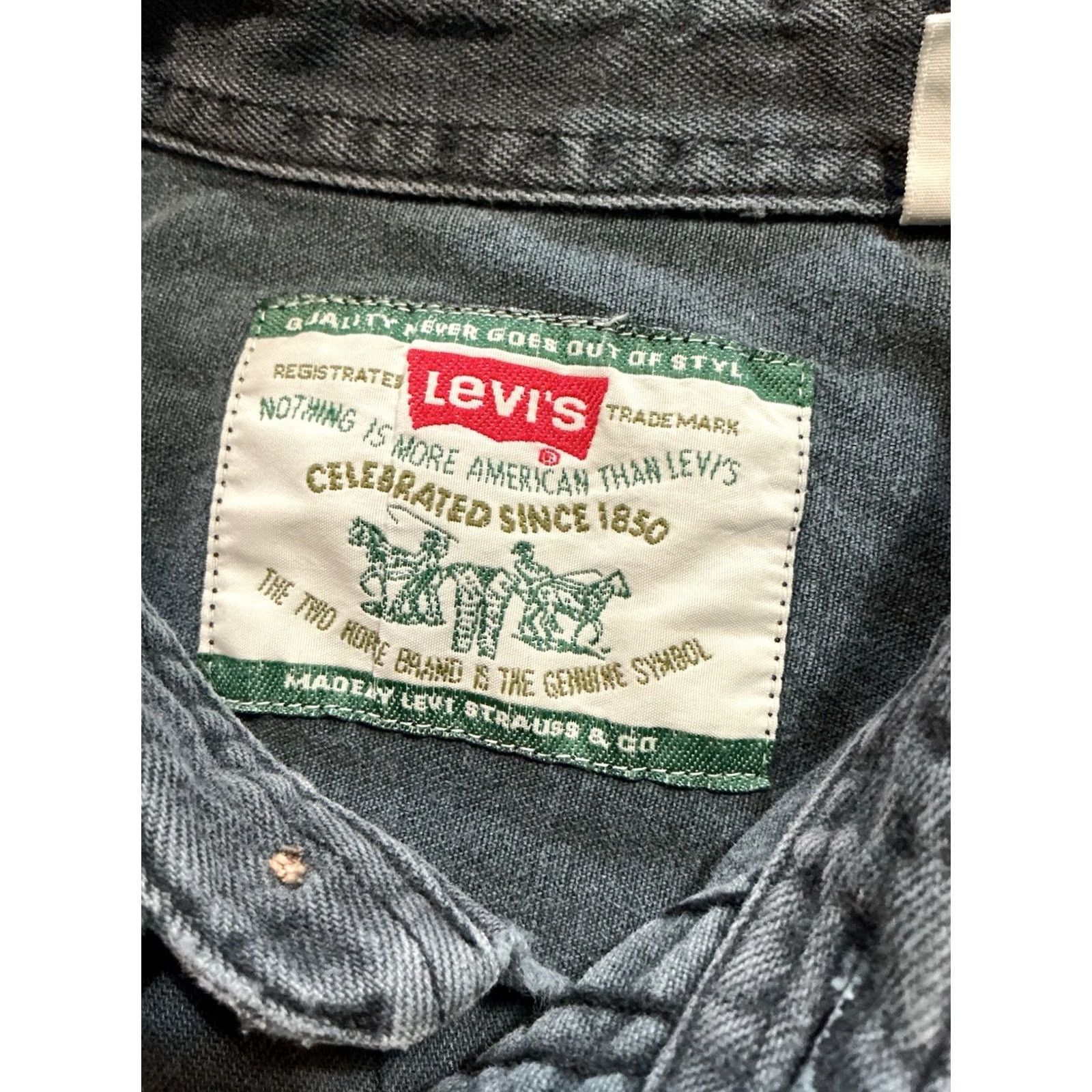 Levi's VINTAGE Levi's Modern Authentics Black Workwear Button-Front L/S Shirt M (1990s) Mens Size US M / EU 48-50 / 2 - 5 Thumbnail