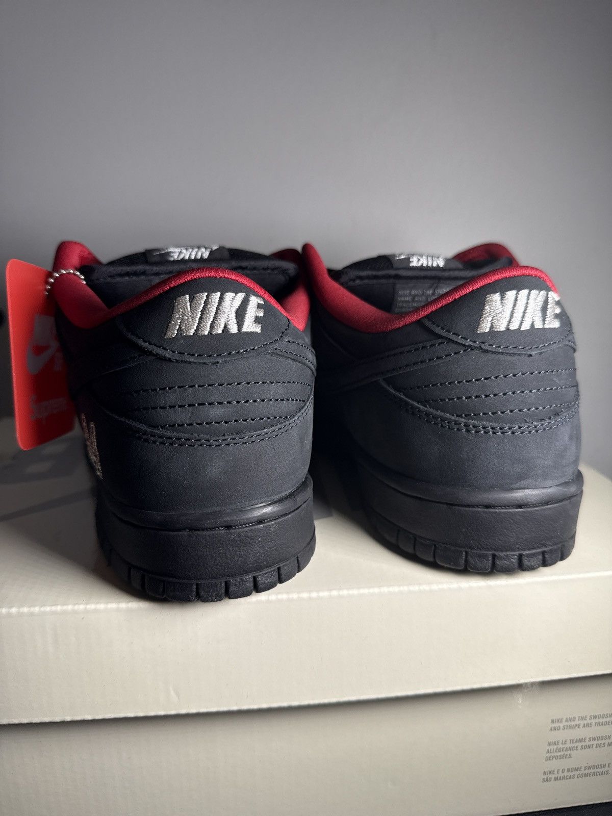 Nike × Supreme Brand New Nike SB Supreme Low Top Dunks Black Size US 9.5 / EU 42-43 - 10 Thumbnail
