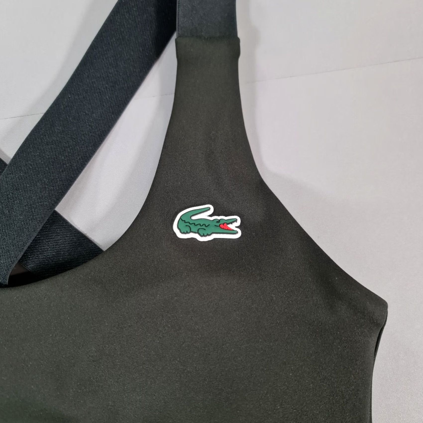 Lacoste Lacoste Womens Sports Bra Black XS Cross Strap Sports Bra City Cross 90s Womens"}> Size ONE SIZE - 3 Thumbnail