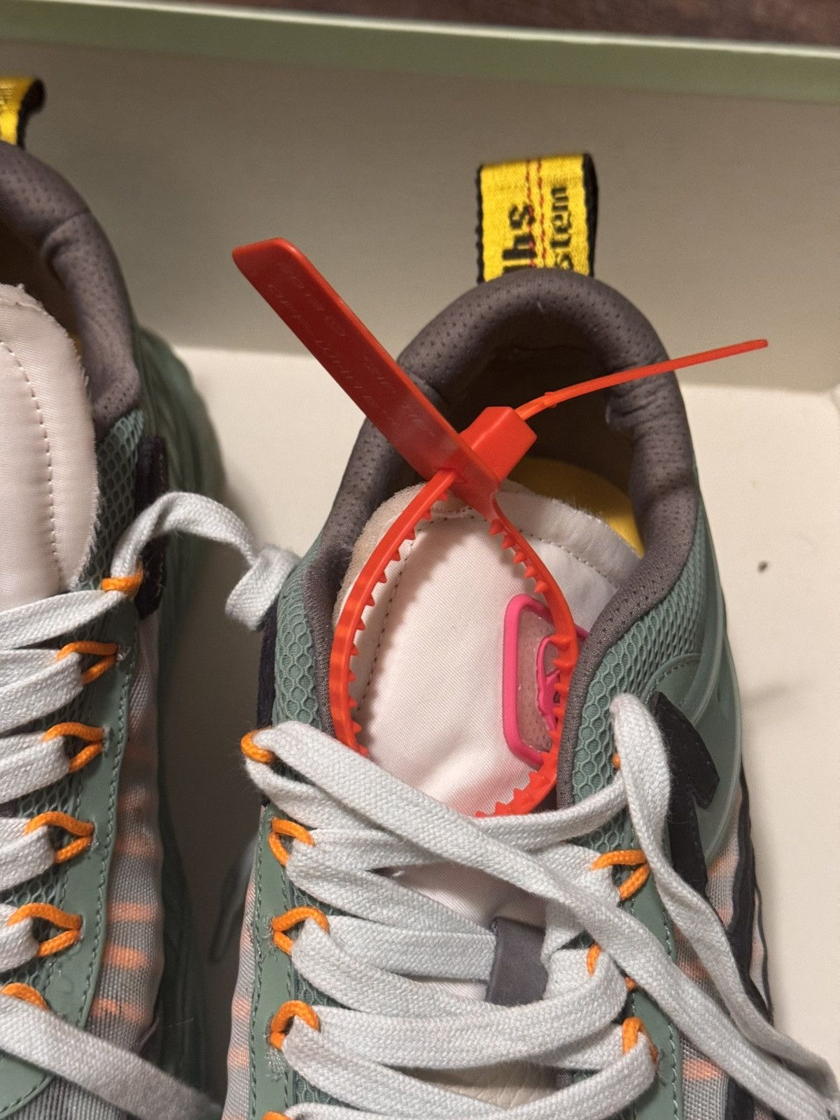 Off-White OFF-WHITE odsy-1000 Size US 11 / EU 44 - 8 Thumbnail