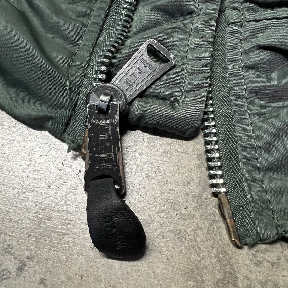 Alpha Industries × Vintage Vintage Alpha Industries 🇺🇸 MA-1 U.S. Military Bomber Jacket Size US XXL / EU 58 / 5 - 8 Thumbnail