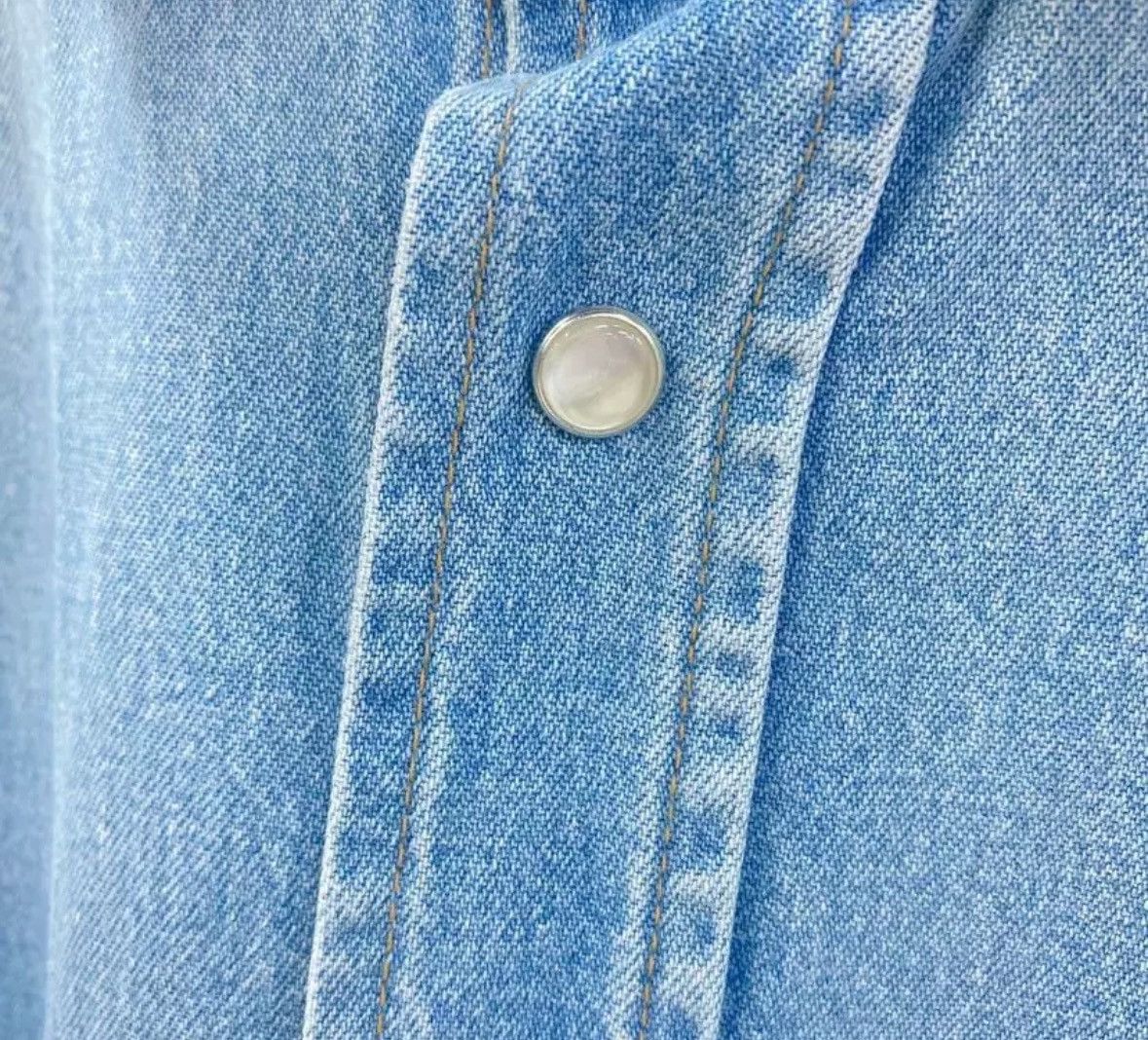 Balenciaga Balenciaga gradient denim jacket2412-Nextarrow Size US S / EU 44-46 / 1 - 5 Thumbnail