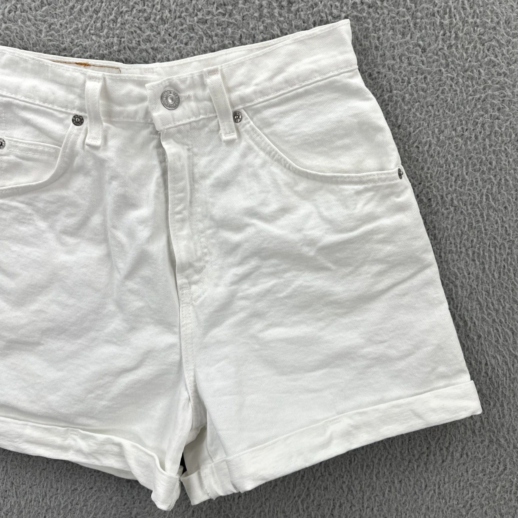 Levi's VINTAGE Levi’s 954 White Denim Shorts Womens Size 9 Made in USA EUC - Denim Shorts - White - 1990s - 26in Waist - 2in Inseam - Regular - Womens Size 30" / US 8 / IT 44 - 2 Thumbnail