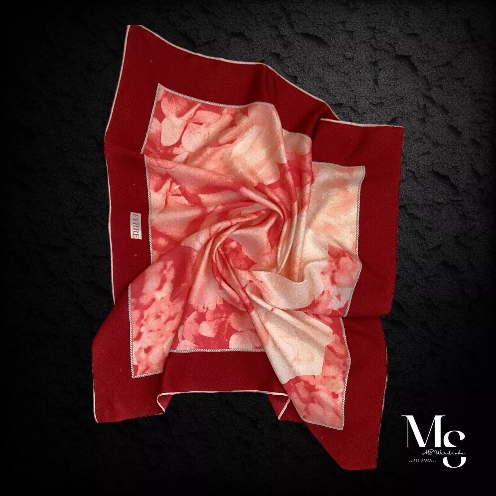 Ferre FERRE Red Floral Silk Scarf Made In Italy 34.5" - 33´´ EX CO Size ONE SIZE - 1 Thumbnail